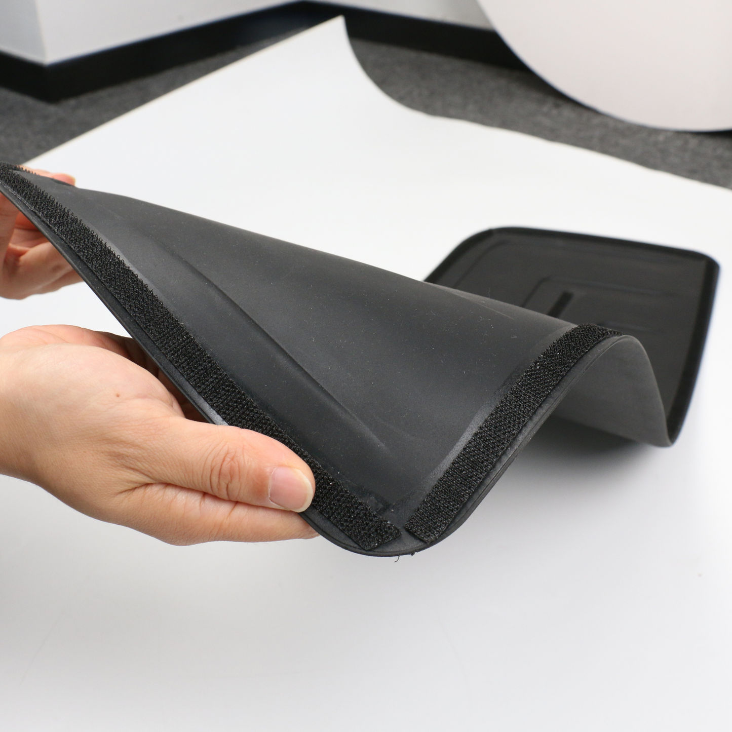 Tesla Model Y bagagelucka skydd