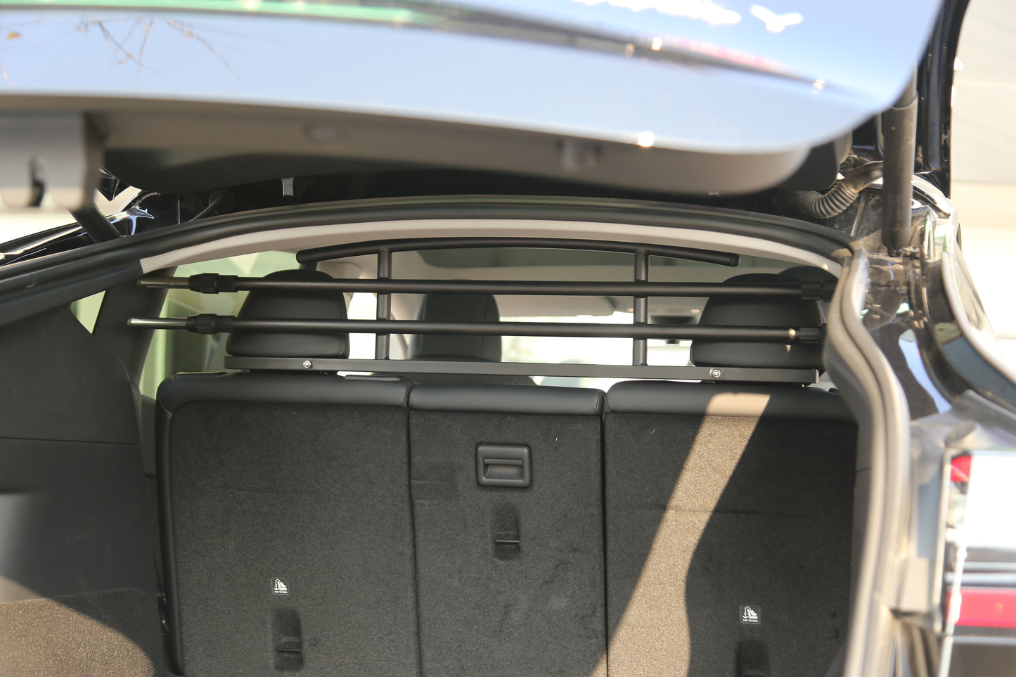Tesla Model Y Lastgaller / Hundgaller