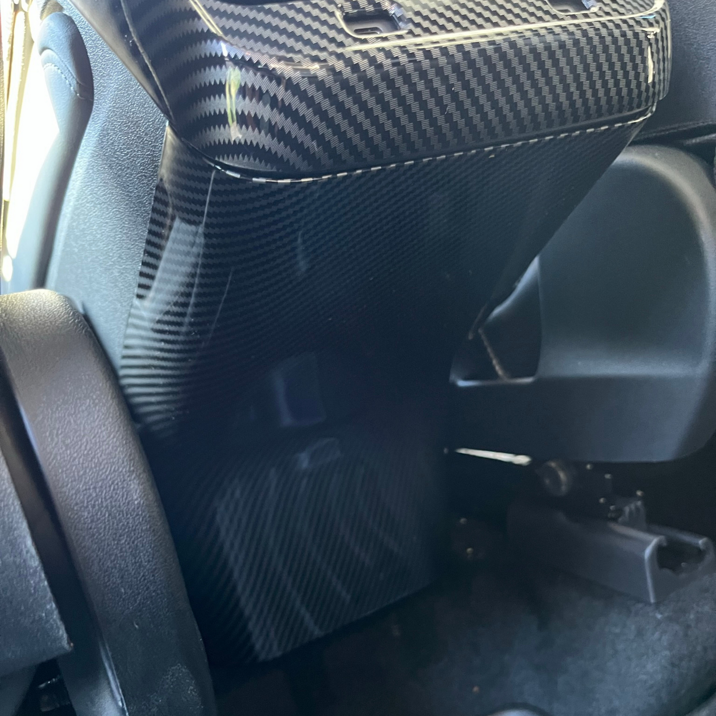 Anti-Kick Kåpa Mittkonsol till Tesla Model Y/Tesla Model 3