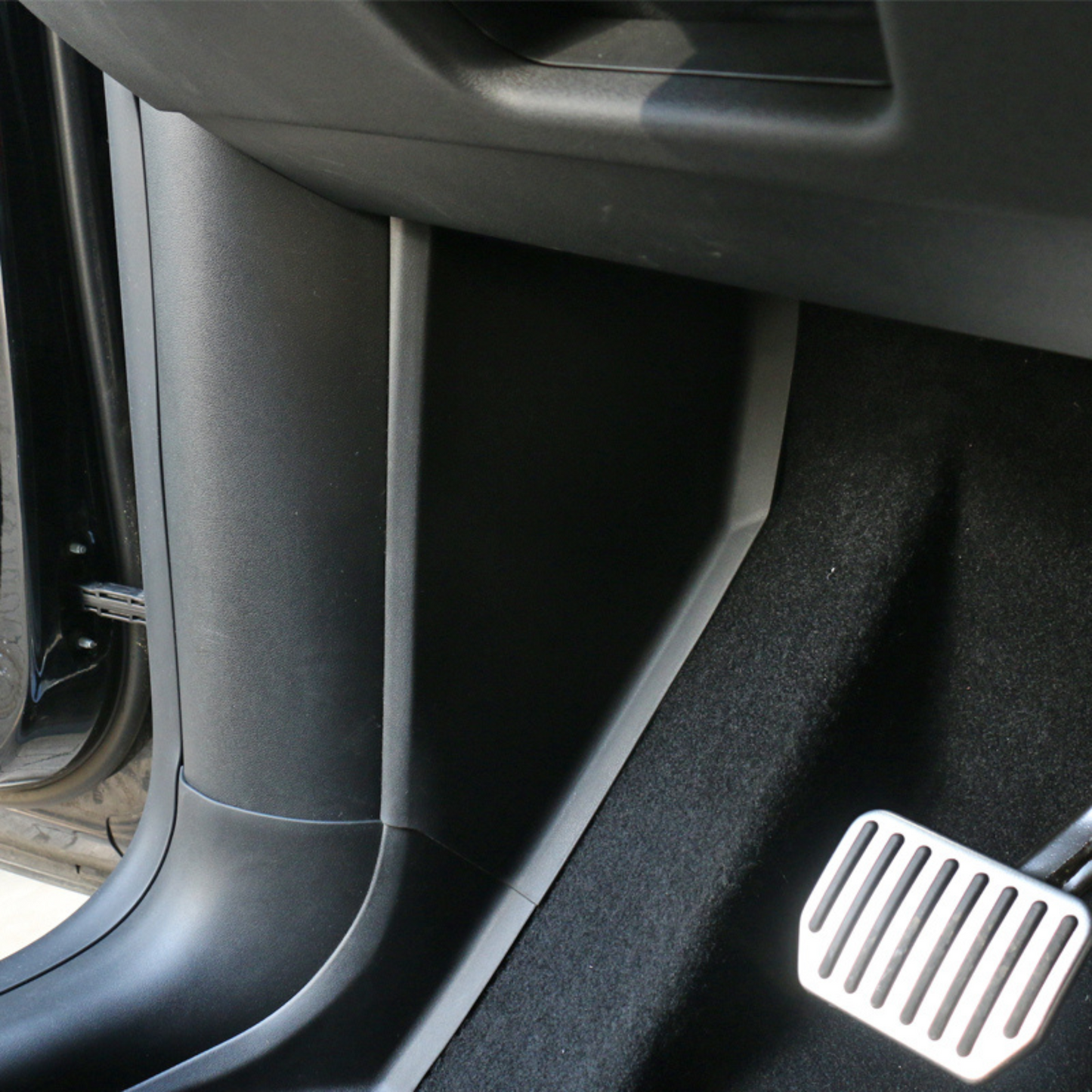 Skyddsplattor vid fotstöd för Tesla Model Y (2st)